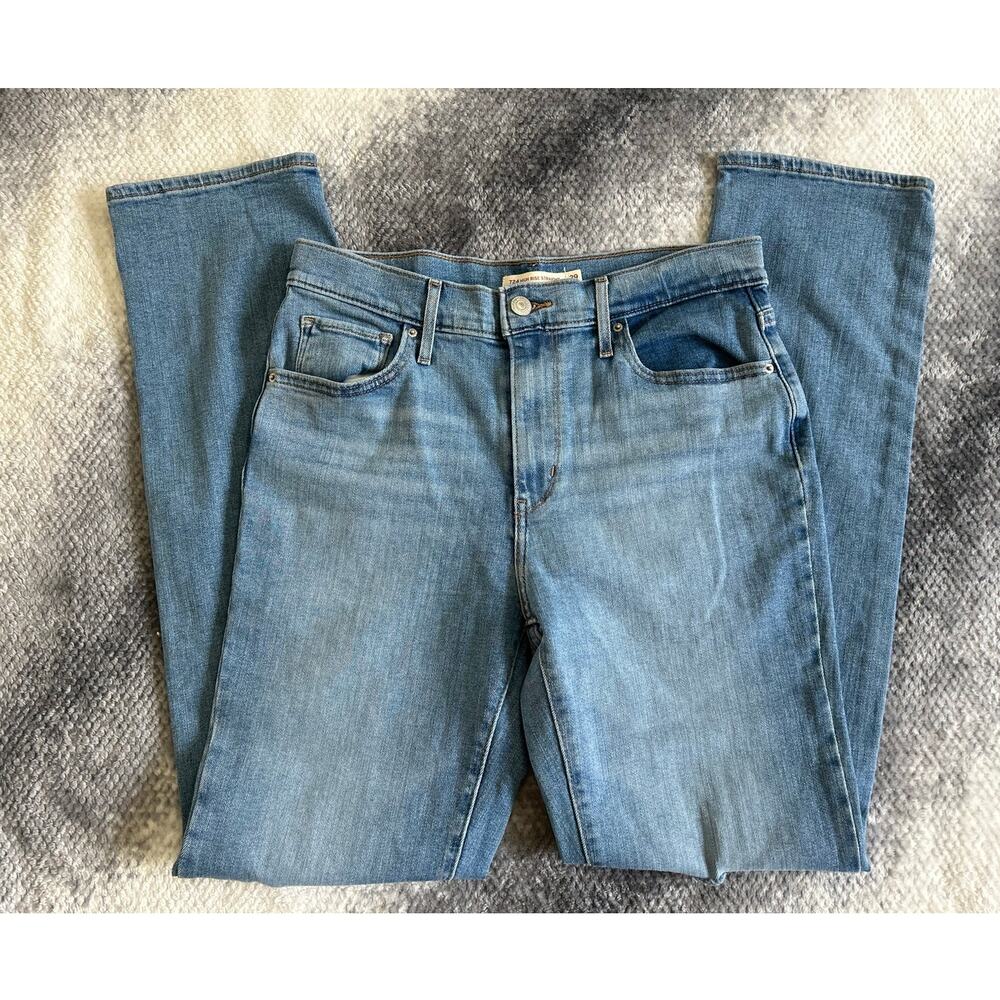 Levi's 724 High Rise Straight Slim Fit Distressed Women's Jeans Size 29 | 8